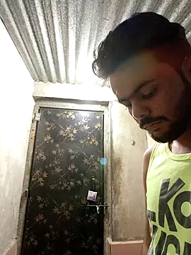 Snapshot of devil_boy_0909 chatting on October 28, 4:20 pm devil boy 0909 online show from October 28, 4:20 pm