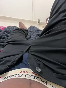 Nazeer8897 online show from October 26, 10:43 am