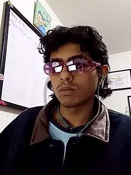 SkinniYamo online show from February 20, 11:49 pm