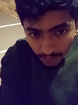 SkinniYamo online show from April 12, 5:23 am