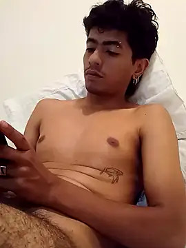 SkinniYamo online show from June 4, 4:29 am