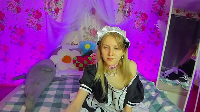 Snapshot of KissChristie__ chatting on November 7, 7:25 pm KissChristie online show from November 7, 7:25 pm