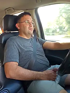 Snapshot of Latinesc chatting on February 18, 9:33 pm Latinesc online show from February 18, 9:33 pm