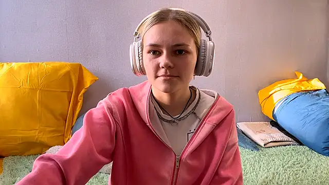 ChristineWest online show from November 1, 8:27 am