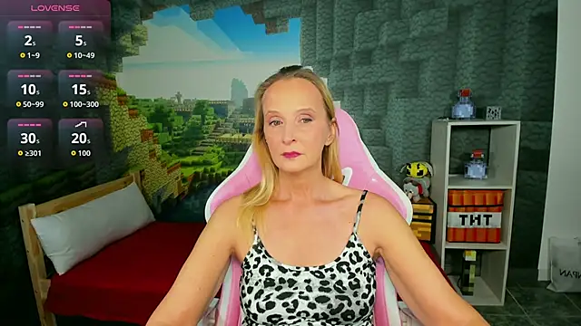 Snapshot of ScarlettPalmer chatting on November 21, 10:03 am ScarlettPalmer online show from November 21, 10:03 am