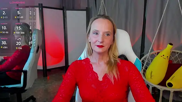 Snapshot of ScarlettPalmer chatting on November 28, 10:18 am ScarlettPalmer online show from November 28, 10:18 am