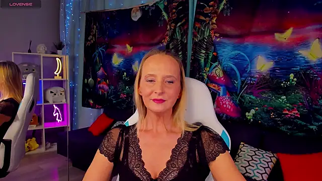 Snapshot of ScarlettPalmer chatting on December 17, 10:10 am ScarlettPalmer online show from December 17, 10:10 am