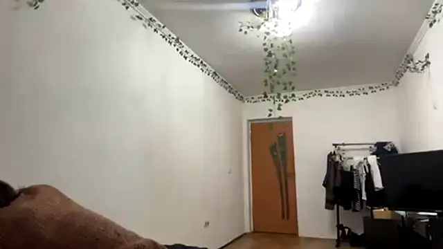 Snapshot of LilithFlamey chatting on November 2, 7:11 am LilithFlamey online show from November 2, 7:11 am