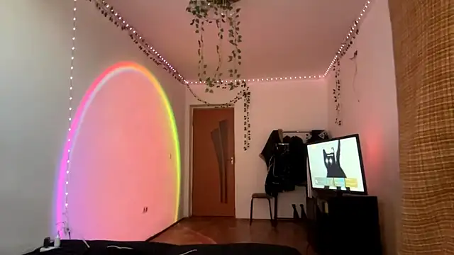 Snapshot of LilithFlamey chatting on November 13, 7:07 am LilithFlamey online show from November 13, 7:07 am