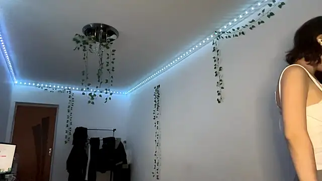 Snapshot of LilithFlamey chatting on November 21, 6:17 pm LilithFlamey online show from November 21, 6:17 pm