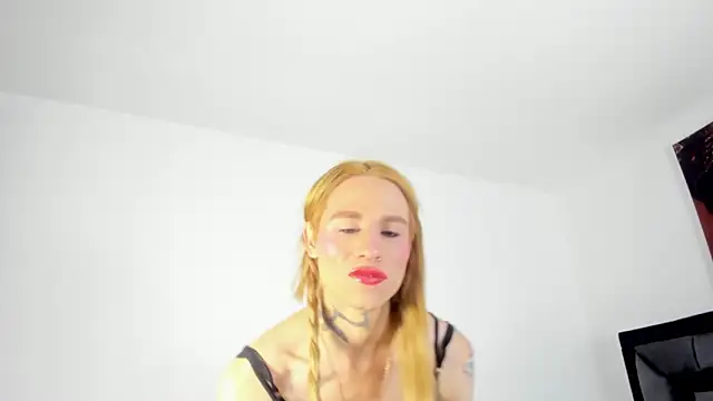 Snapshot of natacha_ferrer1 chatting on November 23, 12:05 pm natacha ferrer1 online show from November 23, 12:05 pm