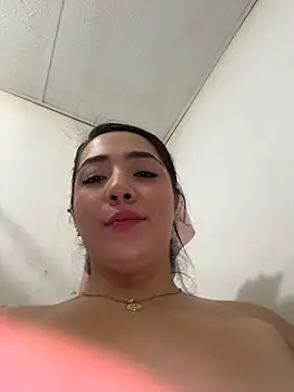 Hannahpradaa  online show from November 5, 12:21 am