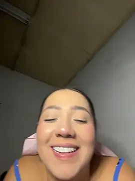 Hannahpradaa  online show from December 17, 11:33 pm