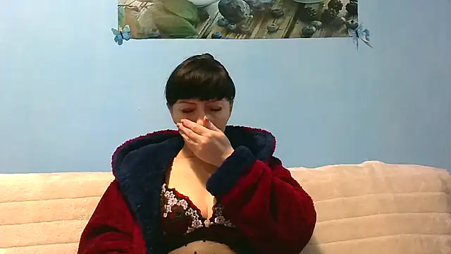 Snapshot of IffetLove42 chatting on May 13, 7:39 am IffetLove42 online show from May 13, 7:39 am