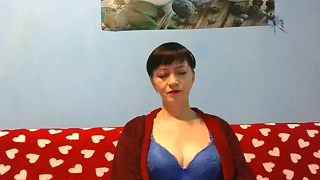 Snapshot of IffetLove42 chatting on May 27, 8:33 am IffetLove42 online show from May 27, 8:33 am