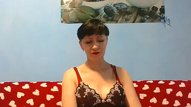 Snapshot of IffetLove42 chatting on June 7, 9:35 am IffetLove42 online show from June 7, 9:35 am