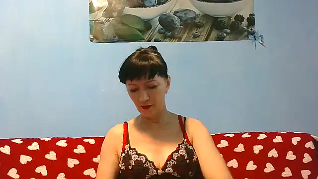 Snapshot of IffetLove42 chatting on June 11, 8:45 am IffetLove42 online show from June 11, 8:45 am