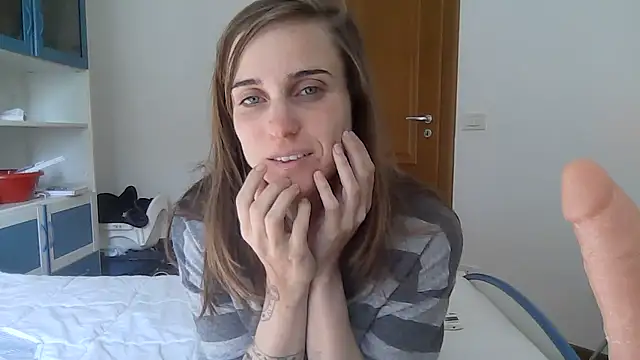 SinnEmily online show from March 23, 9:46 am