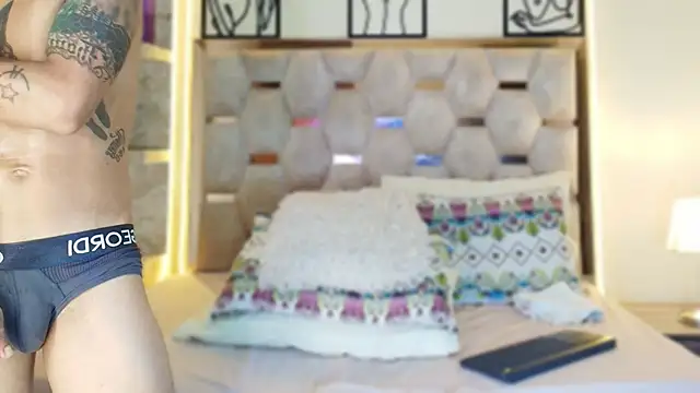 Snapshot of Andrew_Haalls chatting on December 15, 8:35 pm Andrew Haalls online show from December 15, 8:35 pm