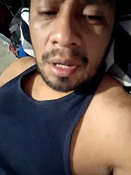 Snapshot of sanz957 chatting on February 8, 3:43 am sanz957 online show from February 8, 3:43 am