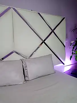 SweetPetiite online show from November 6, 12:28 pm