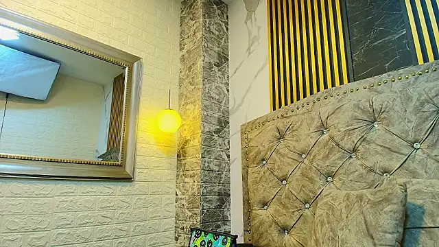 Snapshot of Salome_cruxx chatting on February 9, 11:47 am Salome cruxx online show from February 9, 11:47 am