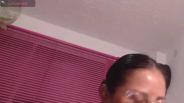 Emma Hotkiss online show from April 11, 2:16 am