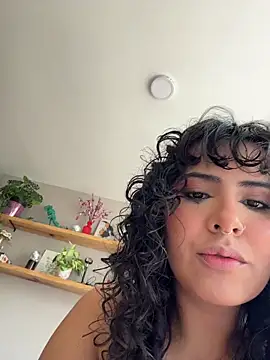 Snapshot of SugarTroubl33 chatting on November 22, 1:43 pm SugarTroubl33 online show from November 22, 1:43 pm