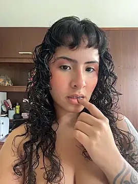 SugarTroubl33 online show from April 6, 1:56 pm