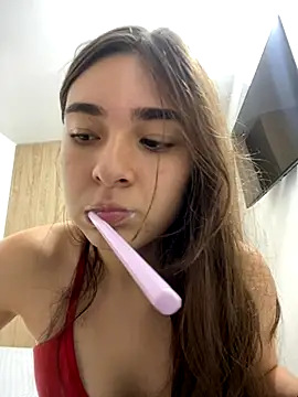 Snapshot of Valentina_ro chatting on December 2, 3:23 am Valentina ro online show from December 2, 3:23 am