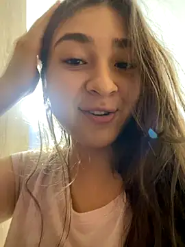 Snapshot of Valentina_ro chatting on December 2, 4:24 pm Valentina ro online show from December 2, 4:24 pm