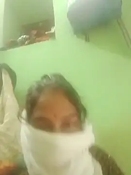 Snapshot of Madhuyadav420 chatting on October 28, 6:50 am Madhuyadav420 online show from October 28, 6:50 am