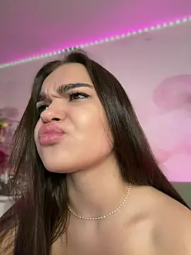 Snapshot of BabyShy- chatting on March 5, 12:17 am BabyShy- online show from March 5, 12:17 am