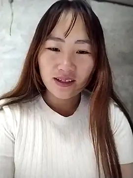 Snapshot of emini-xx chatting on November 3, 12:02 am emini-xx online show from November 3, 12:02 am