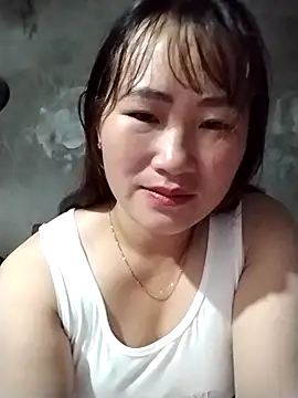 Snapshot of emini-xx chatting on November 9, 11:25 pm emini-xx online show from November 9, 11:25 pm