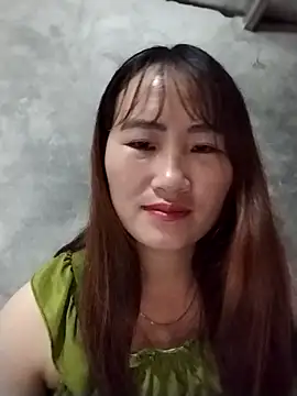 Snapshot of emini-xx chatting on November 12, 12:22 am emini-xx online show from November 12, 12:22 am