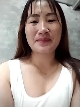 Snapshot of emini-xx chatting on November 13, 1:37 am emini-xx online show from November 13, 1:37 am