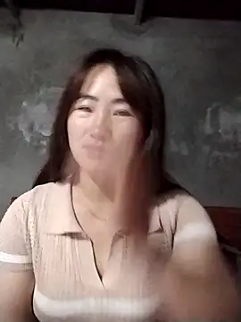 Snapshot of emini-xx chatting on December 4, 11:13 pm emini-xx online show from December 4, 11:13 pm