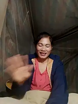 Snapshot of doggy-00 chatting on November 23, 8:47 am doggy-00 online show from November 23, 8:47 am