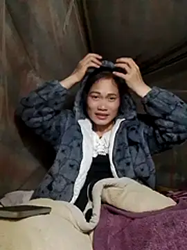 Snapshot of doggy-00 chatting on November 25, 8:53 pm doggy-00 online show from November 25, 8:53 pm