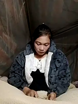 Snapshot of doggy-00 chatting on November 27, 8:00 pm doggy-00 online show from November 27, 8:00 pm