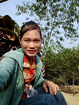 Snapshot of doggy-00 chatting on December 3, 6:32 am doggy-00 online show from December 3, 6:32 am