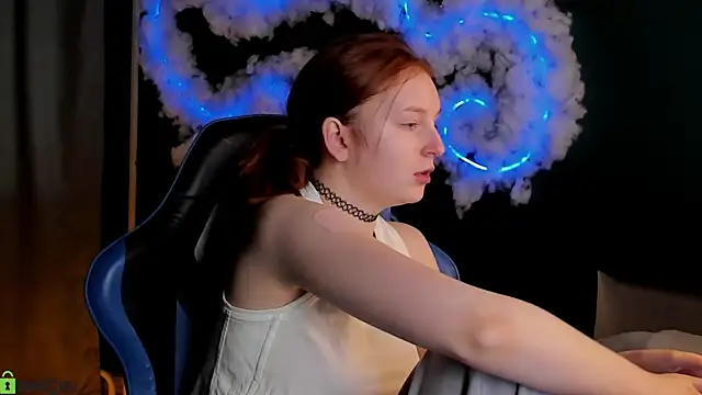 Snapshot of AngelWisee chatting on May 8, 3:01 am AngelWisee online show from May 8, 3:01 am