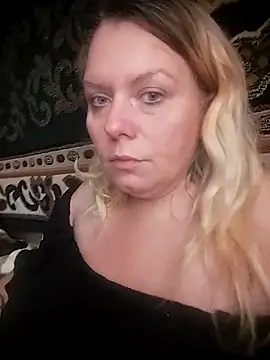 Snapshot of Lana-murr chatting on October 31, 7:09 am Lana-murr online show from October 31, 7:09 am