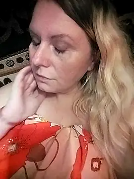 Snapshot of Lana-murr chatting on November 10, 8:13 am Lana-murr online show from November 10, 8:13 am