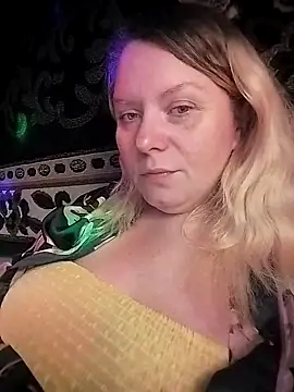 Snapshot of Lana-murr chatting on November 12, 6:03 am Lana-murr online show from November 12, 6:03 am