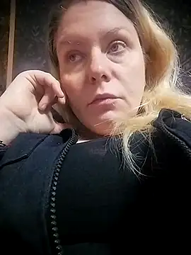 Snapshot of Lana-murr chatting on November 17, 6:41 am Lana-murr online show from November 17, 6:41 am