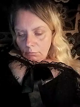 Snapshot of Lana-murr chatting on November 18, 6:12 pm Lana-murr online show from November 18, 6:12 pm