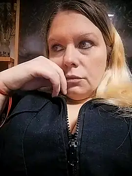 Snapshot of Lana-murr chatting on December 3, 7:27 am Lana-murr online show from December 3, 7:27 am