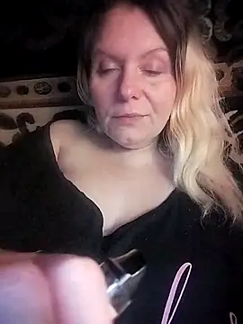 Snapshot of Lana-murr chatting on December 16, 9:09 pm Lana-murr online show from December 16, 9:09 pm